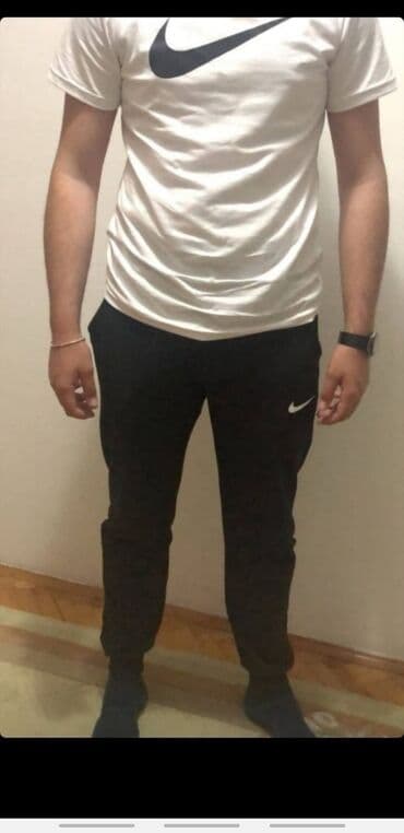 sako i sorc komplet: Muski kompleti M L XL XXL
1900 na seriju 2300 na biranje — 6