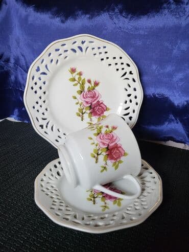 porcelanske solje za caj: Set trodelni porcelanski 70te. Set je perfektan,sve na njemu odsjaj — 1