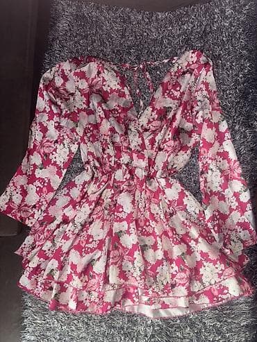 lila sako: Ženska kratka haljina sa cvetnim printom - Model: lepršava — 2