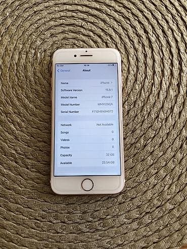 lil solid 2.0 crveno svjetlo: Iphone 7 rozi sa 32 gb memorije, otključan za sve mreže. Telefon je — 7