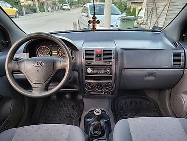Hyundai Getz 1.4 2003. godište Kilometraža:202.000 km Gorivo:Benzin — 8