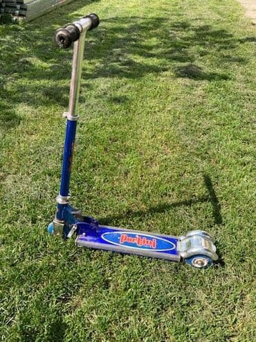 Umetnost i kolekcionarstvo: Dečiji trotinet Pertini. Alu ram. Jedan prednji i dva zadnja tocka — 2