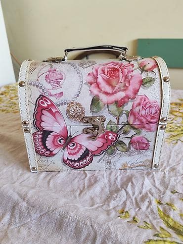 vintage satovi: Dekorativna kutija/koferić za odlaganje - Dizajn: romantični motiv — 1