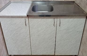 HITNA PRODAJA !!! Viseći kuhinjski element sa dvokrilnim vratima na lalafo.rs HITNA PRODAJA !!! Viseći kuhinjski element sa dvokrilnim vratima