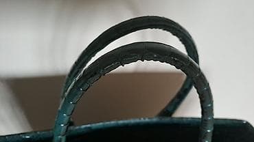 torbe za plažu zara: Ženska torba – krokodilski uzorak, tamnozelena - Materijal: sjajna — 6