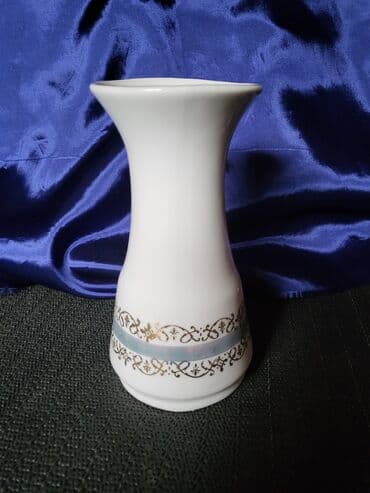 Značke, ordenje i medalje: Vaza nova Titov Veles porcelan 70te. Vaza nova,par tackica fabricki — 4