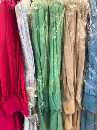 zelena haljina od satena: Sako haljina Krem 42 Tamno plava 42 Zelena 42 Plava 40 Pink 40 Cena — 1