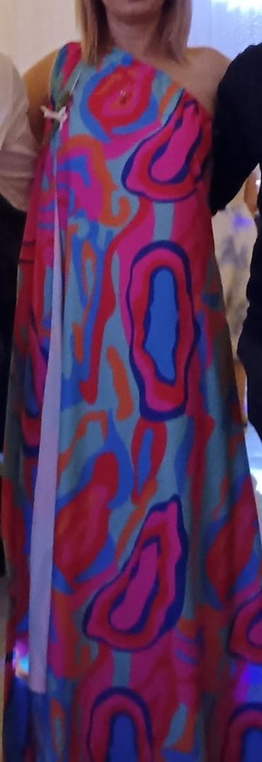 torbice crne: Šarena letnja haljina/pareo sa apstraktnim printom - Model: dugačka — 4