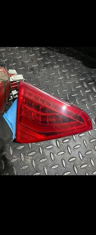 ogledalo rs: AUDI A5 2013 LED STOP SVETLO LEVO NA GEPEKU 8T0845093C | Audi vw — 4