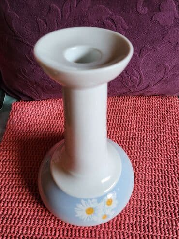 svecnjak za slavu: Svecnjak nov porcelanski. Visina. 19cm. Stopa. 11cm. Gornji — 4