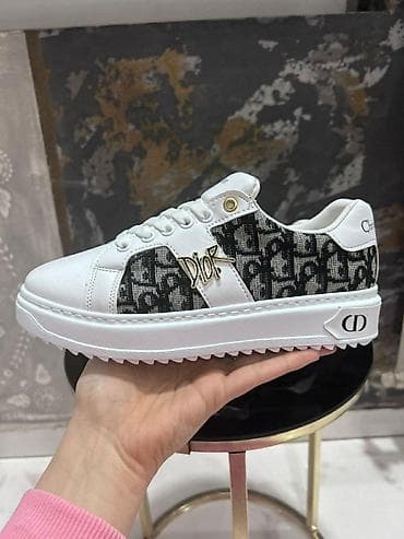 tom tailor torbice zenske: ⚜🌸🤍 𝐍𝐎𝐕𝐀 𝐊𝐎𝐋𝐄𝐊𝐂𝐈𝐉𝐀 🤍🌸⚜ 𝐁𝐫𝐨𝐣𝐞𝐯𝐢: 36 - 40 𝑪𝒆𝒏𝒂: torbice 3200 din — 9