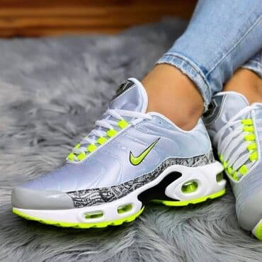 moderne cizme za zimu 2022: Nike air max tn patike 

Novo
Brojevi 36 do 46

fb Moja Kupovina 1 — 7