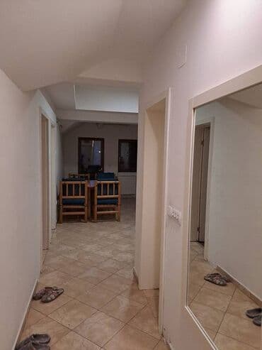 Placevi: Zemun, izdajem sobu Zemun, naselje Nova galenika, izdajem sobu,za — 4