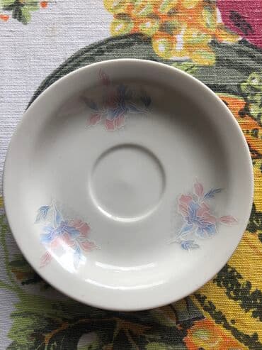metalac šolje za kafu: Komplet od šest porcelanskih malih šoljica za kafu sa tacnama — 7
