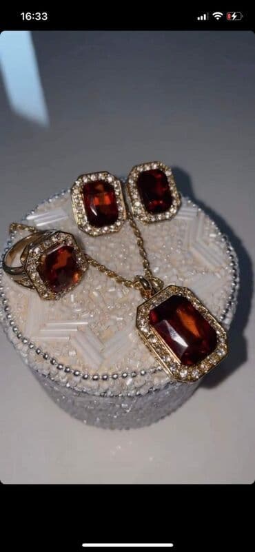 srebrni komplet nakita: Kompleti nakita
Cena 1500din — 12