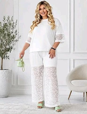 Dvodelni ženski komplet sa čipkom – plus size. - Model: široka majica