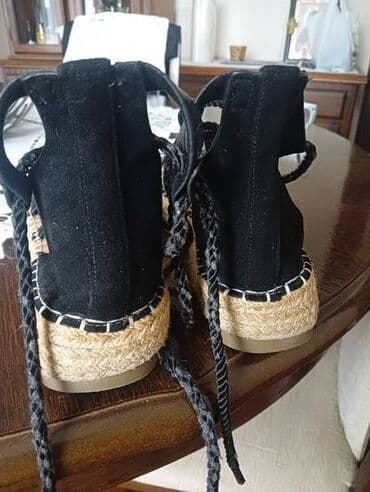 srebrne sandale na štiklu: Sandals, Bershka, 38 — 2