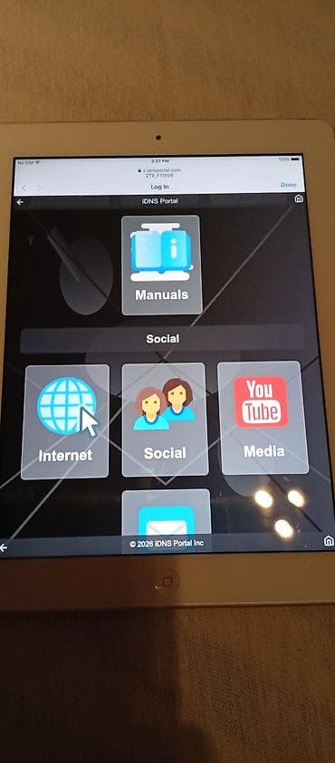 najboljem muzu i tati: IPad tablet – beli, 9.7" ekran Karapkteristike i detalji: - Prikaz — 2