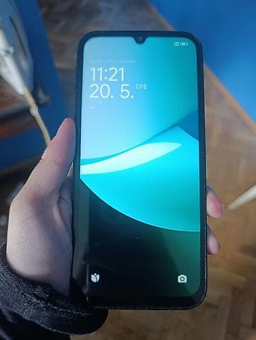 Telefon koji se izdvaja masivnim ekranom od 6,9 inča i izuzetno