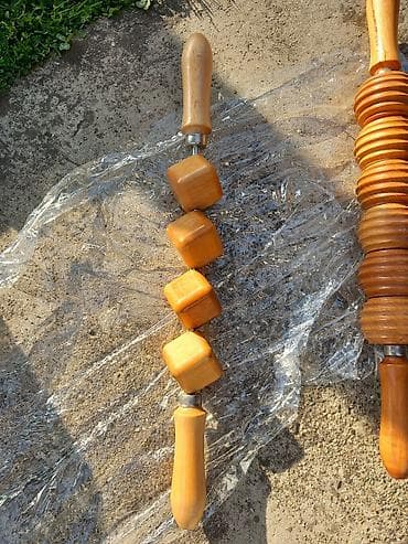 red bull frizider mini: Drvene ručne masažere – set Opis: - Dva masažera od lakiranog drveta — 1