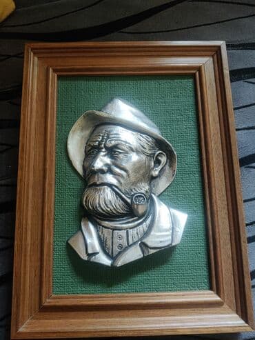 krevet sa ormarom ispod: Painting, Used — 3