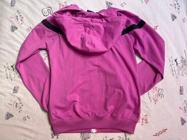 crop top h m: Nike dukserica, dobro očuvana, prijatna za nošenje, topla, veličina — 3