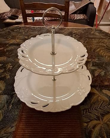 Dvospratna etažera za posluživanje - Materijal: porcelan/keramika u