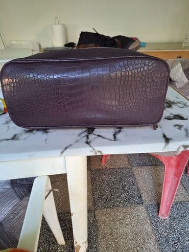 otkup satova novi beograd: Elegantna torbica, Carpisa, Materijal: Lakovana koža, Poliester — 5