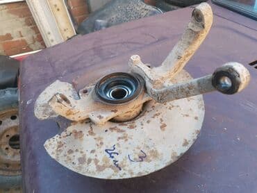 glavcina zadnjeg tocka zastava: Glavcina desnoga prednjeg tocka Lada 21214 Niva 26mm br.3. Polovna — 9