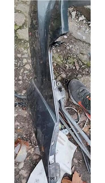 Vozila: BRANIK ZA KIA SORENTO | Kia Sorento zadnji branik Ima te 2 naprsline — 4