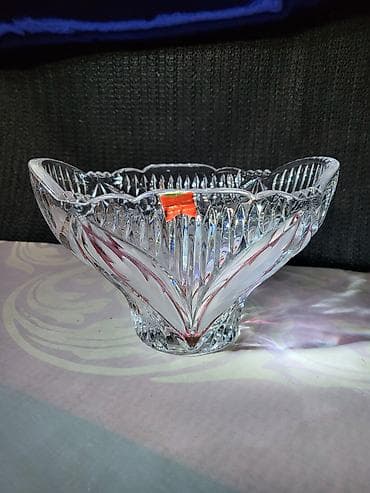 Bombinijera iz 70ih kristal,led kristal,matirani delovi,rucni rad Anna na lalafo.rs Bombinijera iz 70ih kristal,led kristal,matirani delovi,rucni rad Anna