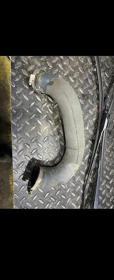 mere zrenjanin: AUDI A4 B9 0 CREVO INTERKULERA 8W0145738B | Audi delovi ALTINA ZEMUN — 4