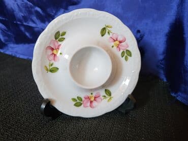porcelanske solje za caj: Porcelansko novo,vintaz postolje za jaje cuvarkucu. Postolje,sve na — 1