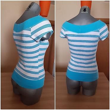 tople helanke: Ženska prugasta majica sa širokim, spuštenim izrezom preko ramena — 2