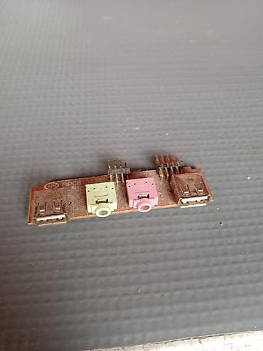 Auto elektronika: Panel sa prednjim portovima za desktop kućište računara. - Dve USB — 1