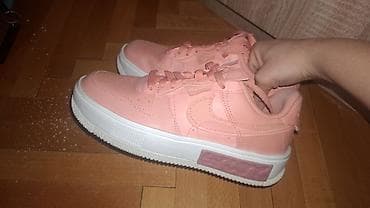 obuca bata novi sad: Ženske patike u pastelno roze boji, inspirisane klasičnim košarkaškim — 3