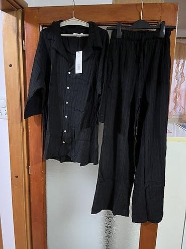 Kompleti: Ženski komplet – košulja i pantalone, crna boja. - Materijal: lagan — 1