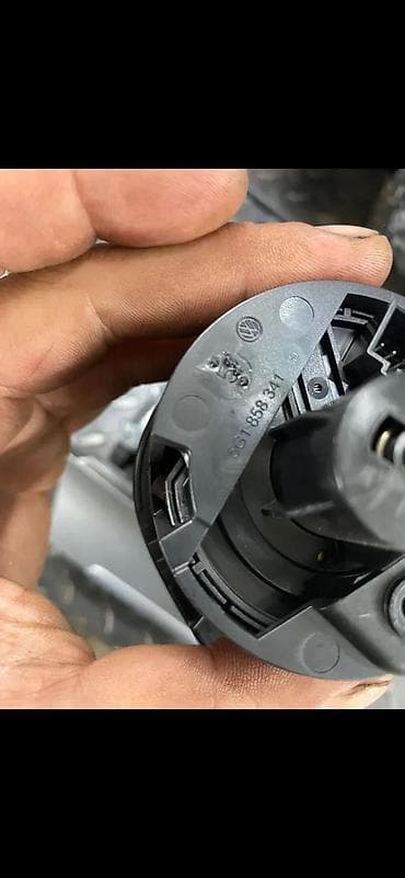 skretnica za bas: GOLF 7 PREKIDA SVETLA ORIGINAL 5G1858341 | Audi vw delovi ALTINA — 4