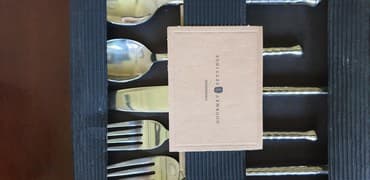 Kuhinjski setovi: HANDMADE-GOURMET SETTINGS -ESCAJG /POSREBREN FIRMIRAN/ ZA 4 OSOBE — 1