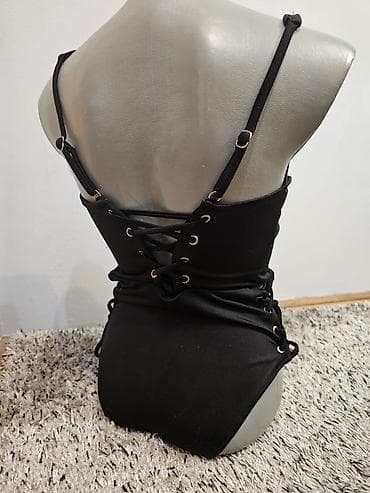 helanke sa slicem: Jednodijelni crni kupaći kostim sa vezica ma. S vel. - Model — 5