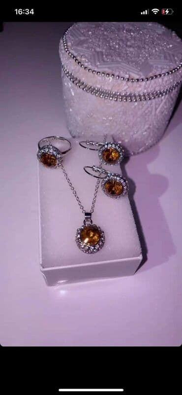 srebrni komplet nakita: Kompleti nakita
Cena 1500din — 3