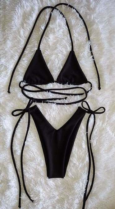 Bikini set – dvodelni trouglasti top i visoki V donji deo sa na lalafo.rs Bikini set – dvodelni trouglasti top i visoki V donji deo sa