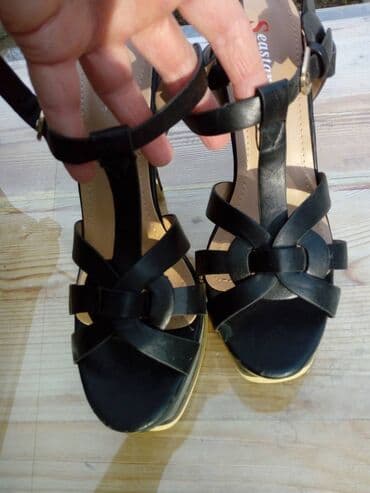 Sandals, 40 — 4