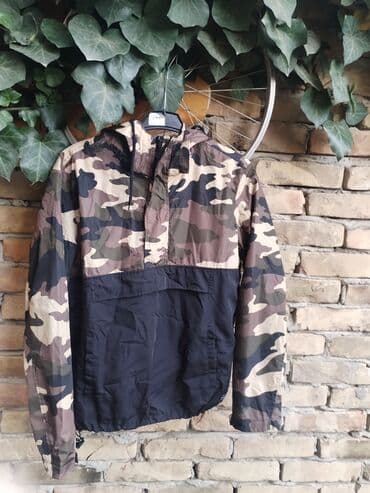 Muski suskavac vel M, super ocuvan na lalafo.rs Muski suskavac vel M, super ocuvan