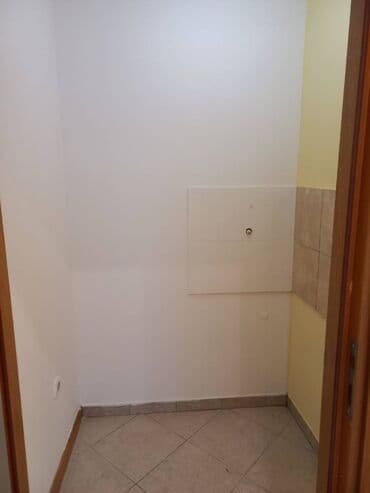 kuce beograd: Izdajem lokal površine 18 m2 Bogdana Tirnanica 12,kod Lidla u Despota — 3