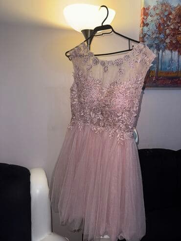 crop top h m: Elegantna haljina u puder‑roze boji - Kroj: kratka A‑linija, raskošan — 2