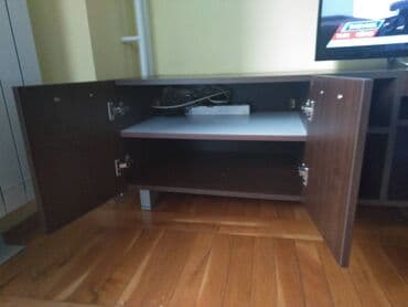 lazy bag za decu: Prodajem komodu za TV, dimenzije: dužina 238 cm, širina 52 cm, visina — 5