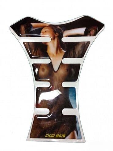 Prikolice: DEVOJKA - tank pad - 500 📌 Opis: Samolepljivi protektor za rezervoar — 1