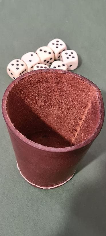 kockice za jamb: Na prodaju od čiste kože čašica za bacanje kockica sa setom od 8 istih — 3