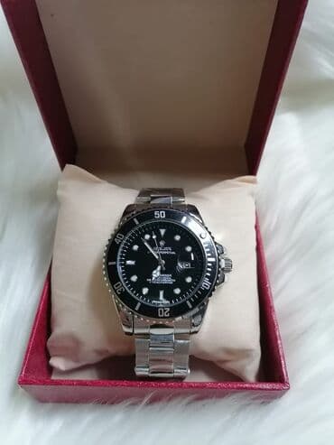 lancici sa krstom: Rolex muški satovi
Dobija se sa kutijom
Cena 2600 din — 2